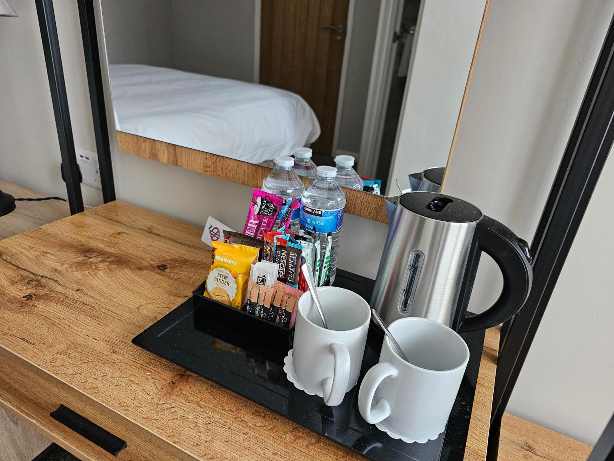 The Ivernia Hotel Скегнес Екстериор снимка