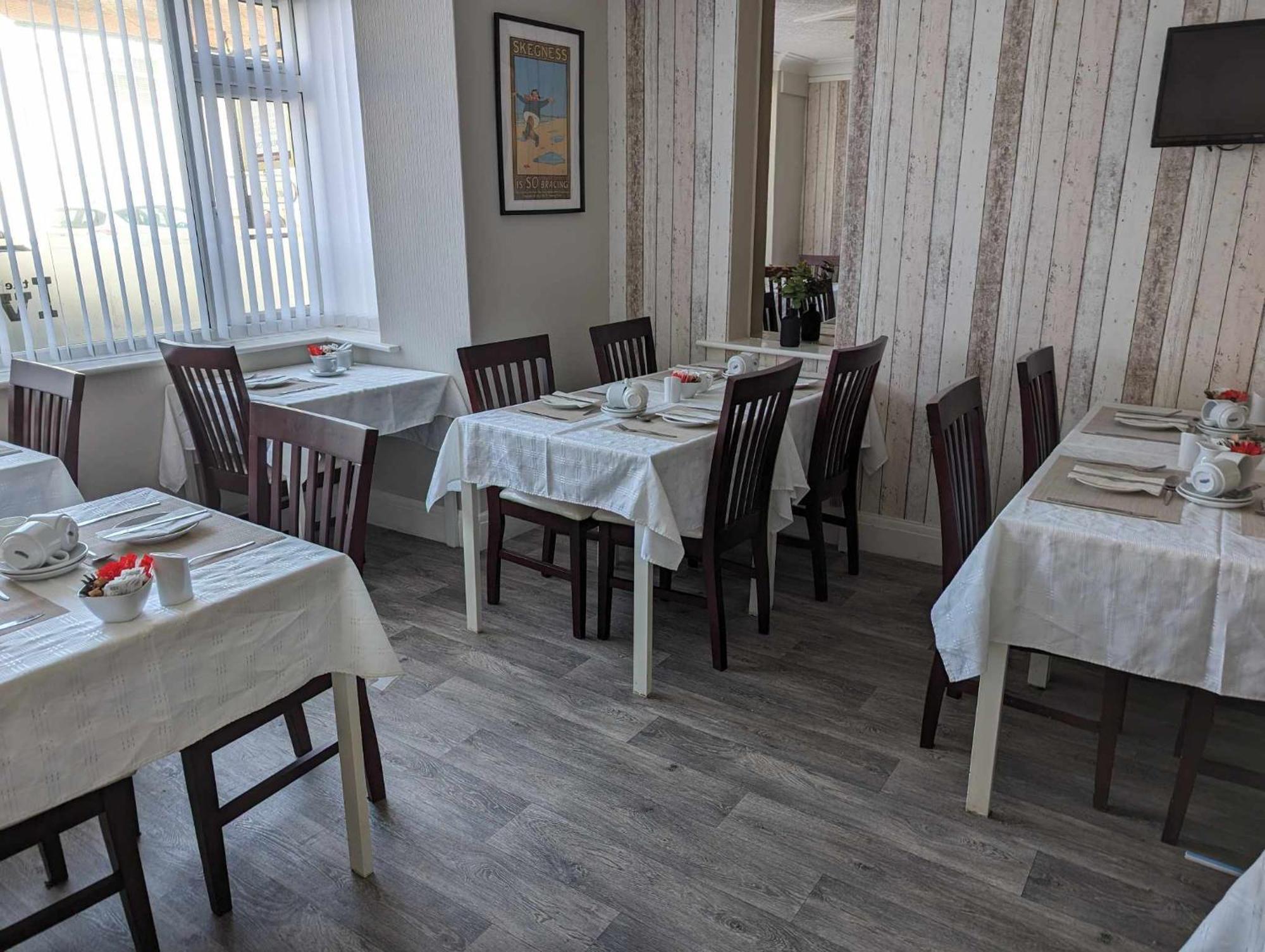 The Ivernia Hotel Скегнес Екстериор снимка