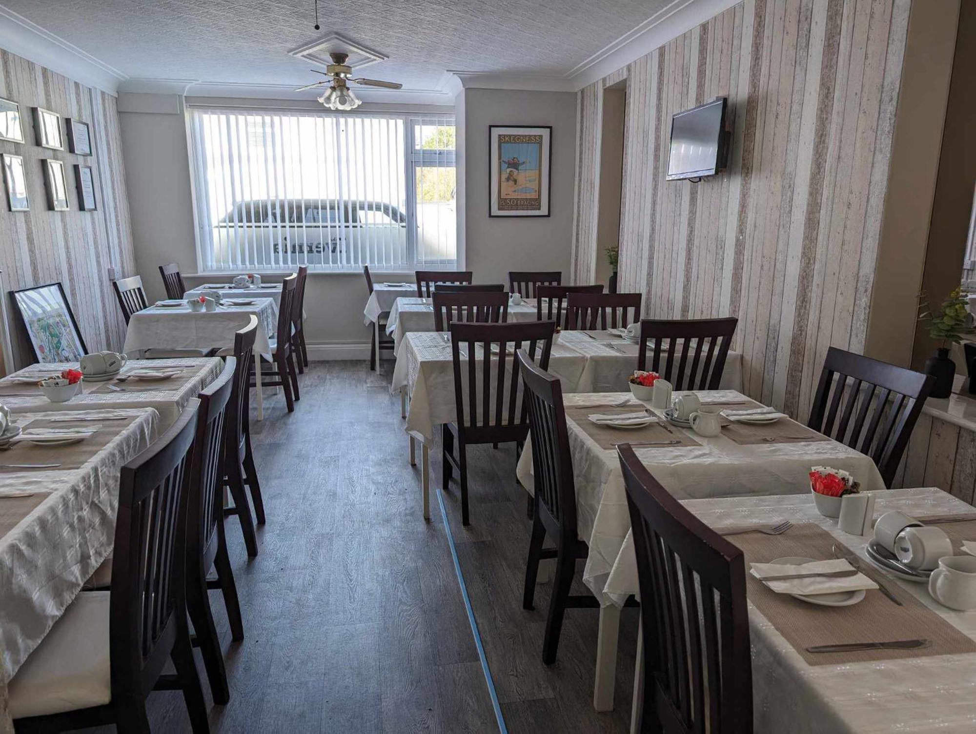 The Ivernia Hotel Скегнес Екстериор снимка