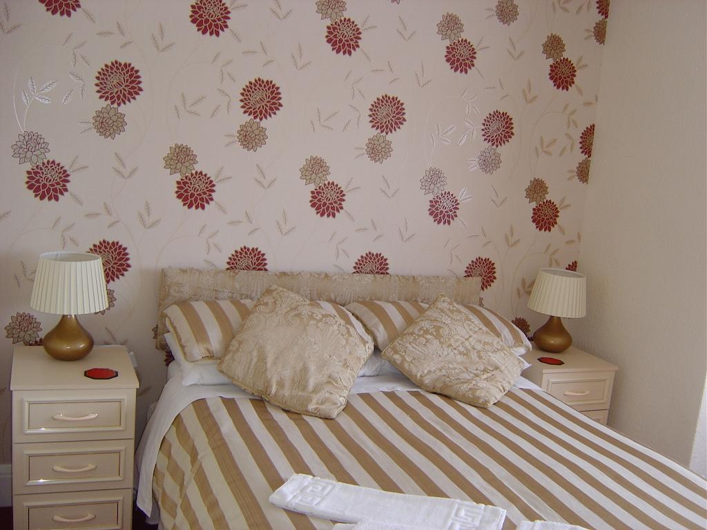 The Ivernia Hotel Скегнес Екстериор снимка
